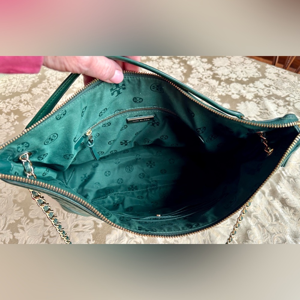 Tory Burch Quilted Fleming Leather Tote in Green - Picture 8 of 15